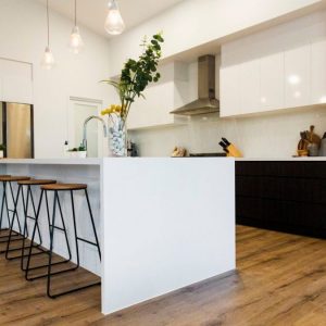 Noble Supreme White - ljus kvartskomposit bänkskivor i köket från Technistone 4